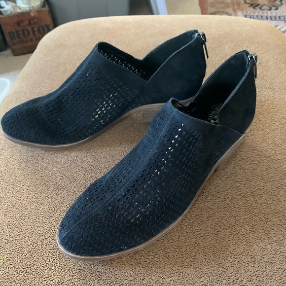 Vince Camuto Paleta Boots Nwot 